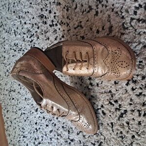 Gold brogues size 37 us 6 princess highway